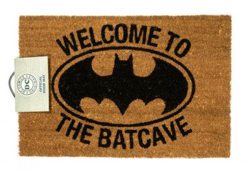BATMAN 'WELCOME TO THE BATCAVE' LÁBTÖRL?